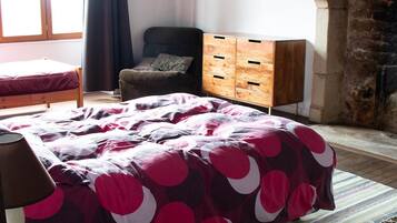 1 bedroom, iron/ironing board, free WiFi, bed sheets