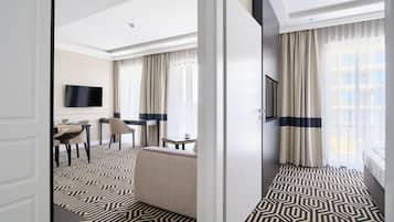 Apartment, Hot Tub (E507) | Living area | Flat-screen TV
