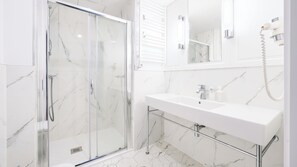 Departamento, hidromasaje (E505) | Baño | Regadera, secadora de cabello, toallas 