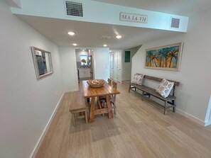 Dining - 2 bedroom 1.5 bath townhome 1150 sqft (Rockport)