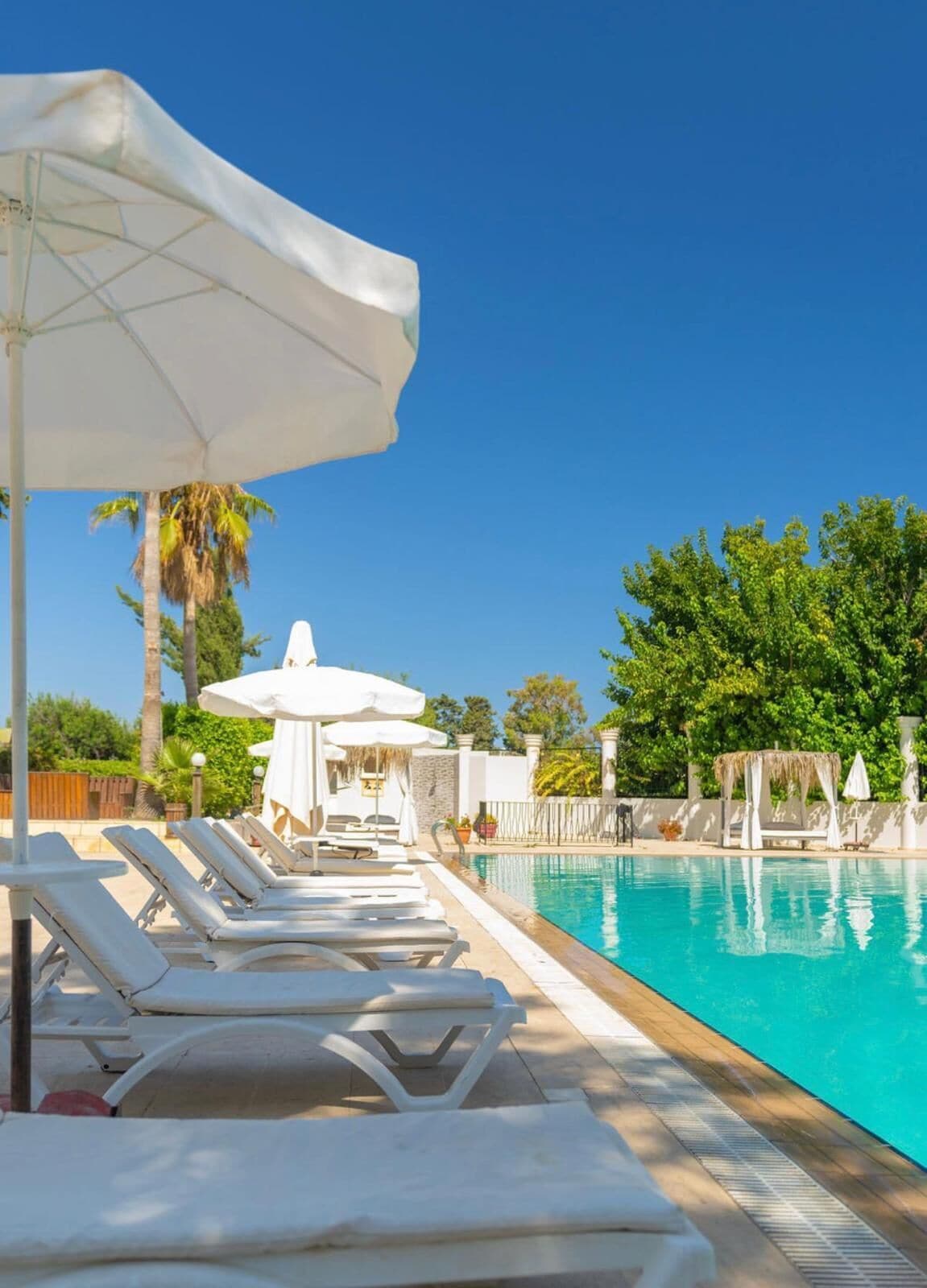 Açık yüzme havuzu 