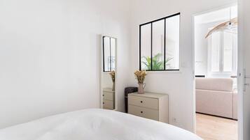 1 bedroom, iron/ironing board, travel crib, WiFi