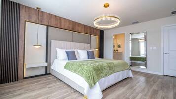 5 bedrooms, desk, iron/ironing board, WiFi