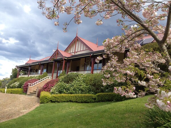 Front of property - Bethany Manor (Leura)