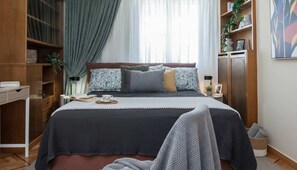 3 slaapkamers, een bureau, een strijkplank/strijkijzer, wifi