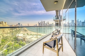 Appartement Deluxe, 3 chambres, vue partielle sur la mer | Vue depuis le balcon