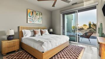 3 makuuhuonetta, työpöytä, ilmainen Wi-Fi, vuodevaatteet