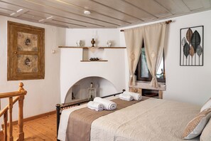 1 bedroom, iron/ironing board, WiFi, bed sheets - THALIA'S COTTAGE - Cozy, Romantic Retreat for Two (Samos)