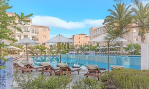 Garden - Phaedrus Living Paphos Elysian Escape   (Paphos)