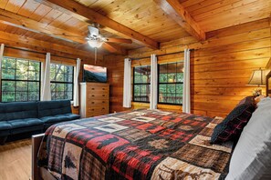 5 bedrooms, iron/ironing board, free WiFi, bed sheets - Rustic Cabin w/Private Indoor Heated Pool, Hot Tub, FirePit, Free Attractions (Sevierville)