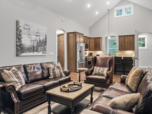 Una Smart TV, una chimenea