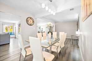 Dining - Tranquil Escape Pool Hot Tub Game Room (San Diego)