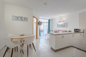 Dining - Los Cristianos. Fantastic seafront apt (Arona)