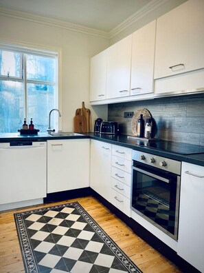 Superior Apartment | Private kitchen | Coffee/tea maker - Day Dream Apartments Brekkugata (Akureyri)