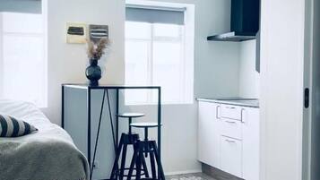 Standard Apartment | Private kitchen | Coffee/tea maker, electric kettle
