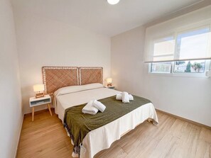 2 chambres, fer et planche à repasser, Wi-Fi gratuit, draps fournis