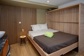 1 makuuhuone, silitysrauta/-lauta, vuodevaatteet