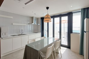 Ropa de cama de alta calidad, cubrecamas y colchones con pillow-top