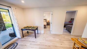 4 bedrooms, WiFi, bed sheets