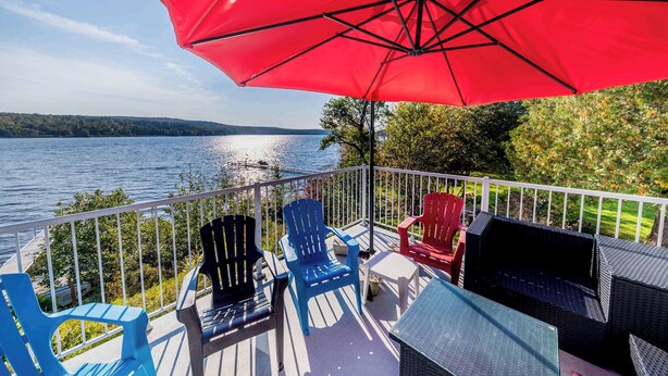 Unclassified image, 1 of 30, button - SPA - Lake - Foosball Table | Chalet le Relaxarium (Lac-Etchemin)