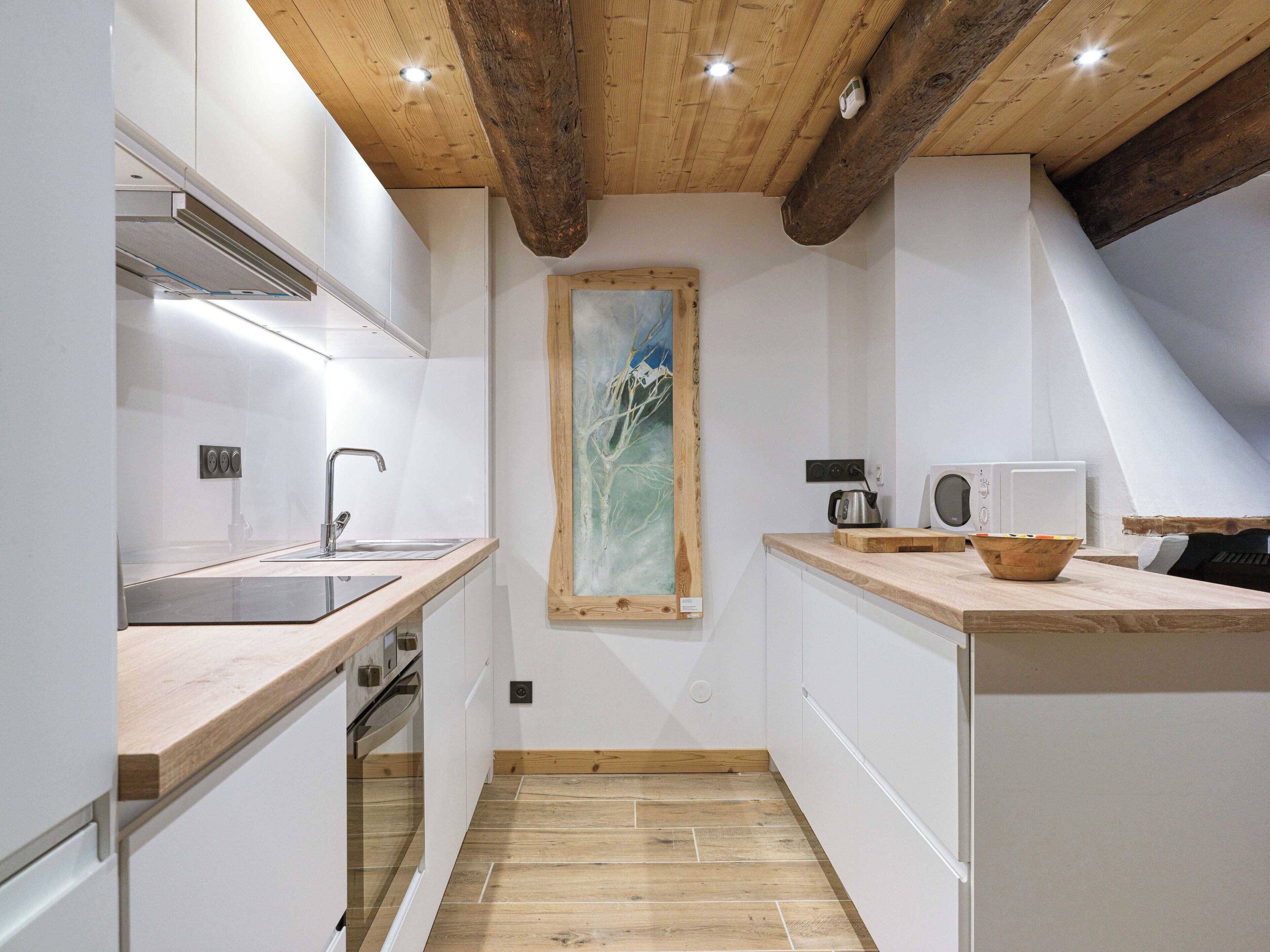 雪櫃、微波爐、焗爐、洗碗機