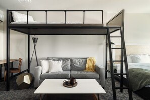 1 chambre, bureau, fer et planche à repasser, Wi-Fi