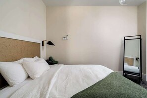 1 Schlafzimmer, Schreibtisch, Bügeleisen/Bügelbrett, WLAN