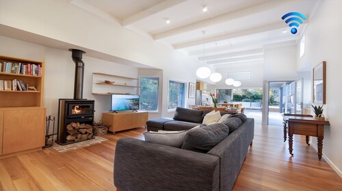 Buwarla House – pet friendly beach house