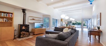 Buwarla House – pet friendly beach house