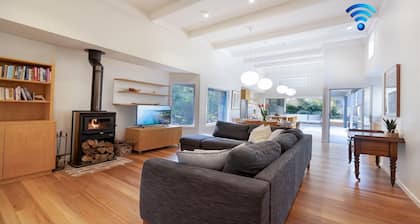 Buwarla House – pet friendly beach house