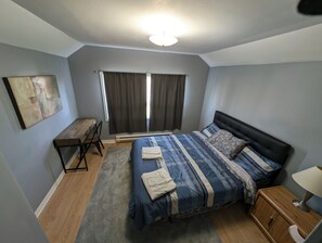2 quartos, escrivaninha, ferros/tábuas de passar roupa, Wi-Fi