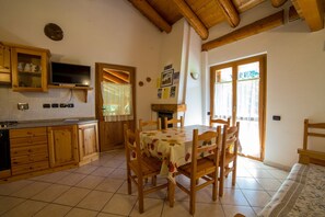 Fireplace - Chalet-village Situated in a Quiet Area (Antey-Saint-Andre)