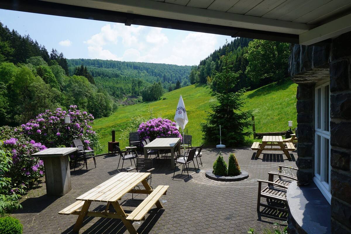 Classic House, Multiple Bedrooms | Outdoor dining