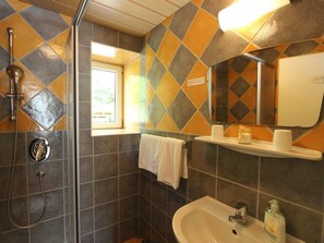 Appartement Confort, 4 chambres | Salle de bain