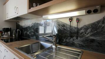 Comfort-Apartment, 4 Schlafzimmer | Eigene Küche | Kühlschrank, Ofen, Geschirrspüler, Wasserkocher mit Kaffee-/Teezubehör