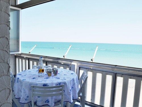 Welcoming Apartment in Marotta at the Seabeach