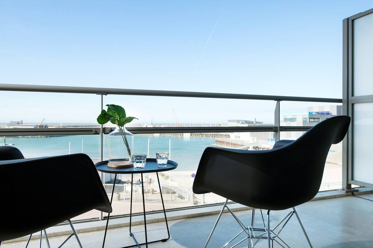 Apartamento clássico, 2 quartos | Sacada