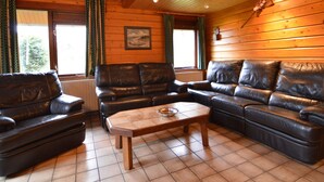 Living room - Comfortable Chalet in Ovifat Near Ski Lift (Waimes)