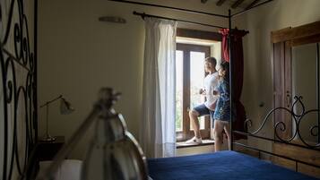 Classic Apartment, 2 Bedrooms | 3 bilik tidur, dilengkapkan perabot secara berasingan