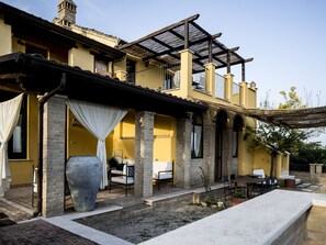 Classic Apartment, 2 Bedrooms | Exterior