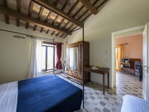 Appartamento Classic, 2 camere da letto | 3 camere, con arredamento individuale, ferro/asse da stiro, lenzuola