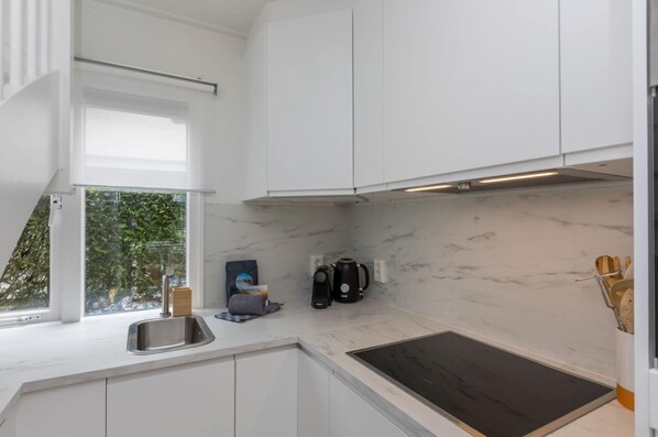 Classic House, 3 Bedrooms | Private kitchen | Fridge, microwave, dishwasher, coffee/tea maker