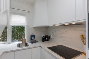 Fridge, microwave, dishwasher, coffee/tea maker