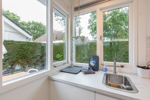 Comfort House, 2 Bedrooms | Private kitchen | Fridge, microwave, dishwasher, coffee/tea maker