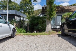 Comfort House, 2 Bedrooms | Property grounds
