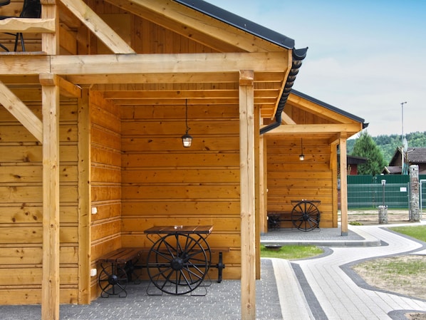 Deluxe House, 3 Bedrooms | Balcony - A Wooden, Eco-friendly House by the Goszcza Lake. Living Room, 2 Bedrooms (Lubrza)