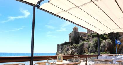 Modern Chalet With AC Just Steps Away From the Sandy Beach