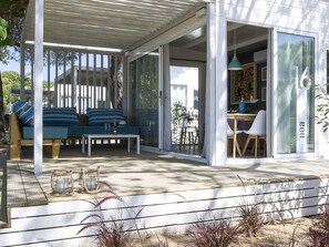 Balcony - Modern Chalet With AC Just Steps Away From the Sandy Beach (Tarragona)