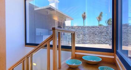 Beautiful Holiday Home in Playa Blanca With Pool