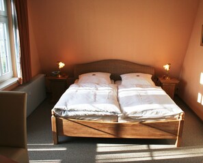 2 bedrooms, individually furnished, bed sheets - Relaxa at a Luxurious Villa in Bad Pyrmont (Bad Pyrmont)